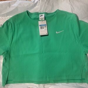 Nike woman shirt M